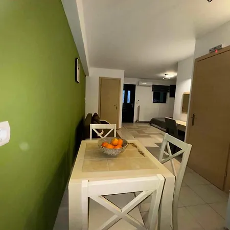 Ifigeleni Apartment *