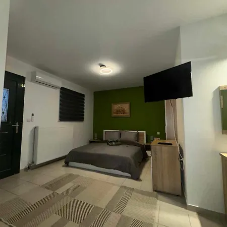 Ifigeleni Apartment *